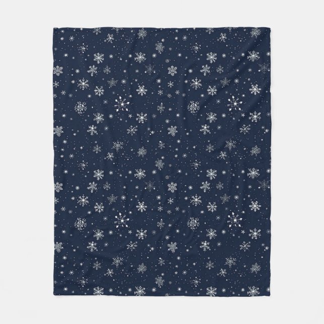 White Snowflakes on a Dark Blue Background Fleecefilt (Framsidan)