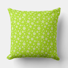 White Snowflakes on Green Winter Pattern Kudde