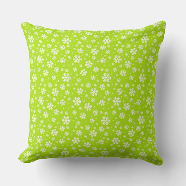 White Snowflakes on Green Winter Pattern Kudde (Framsida)