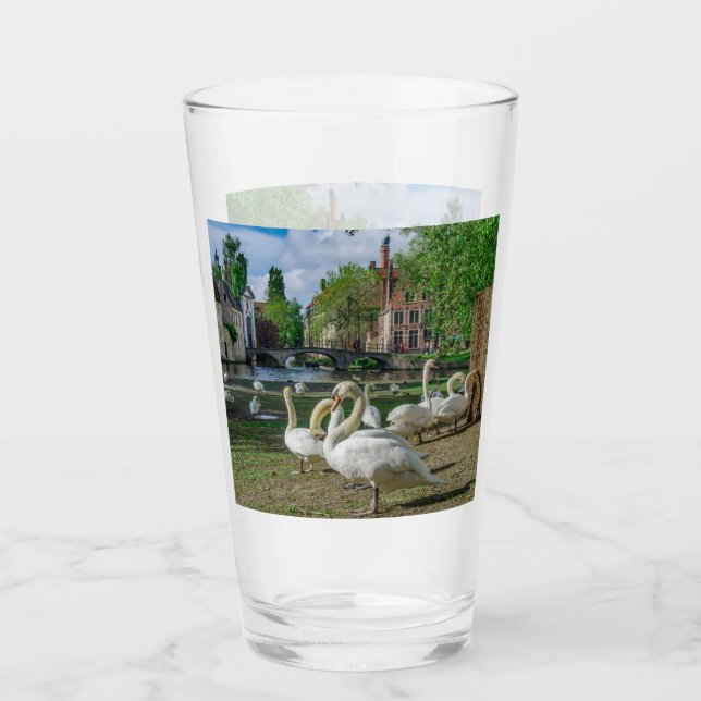 White svanar i Brygge Glaskopp (Framsida)