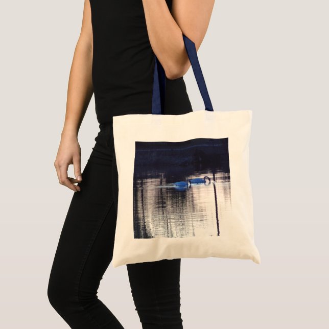 White Svanar vid Dusk Tote Bag Tygkasse (Framsida (produkt))