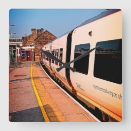 White tåg fyrkantig klocka