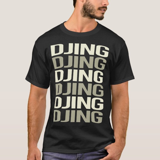 White Text Djing DJ Disk Jockey Deejay T Shirt (Framsida)
