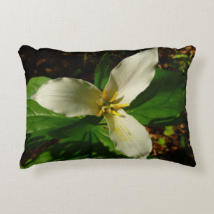 White Trillium Flower Vår Wildblomma Prydnadskudde