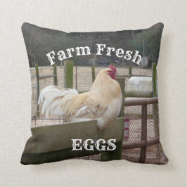 White Tupp Farm Fresh Eggs Dekorativ kudde