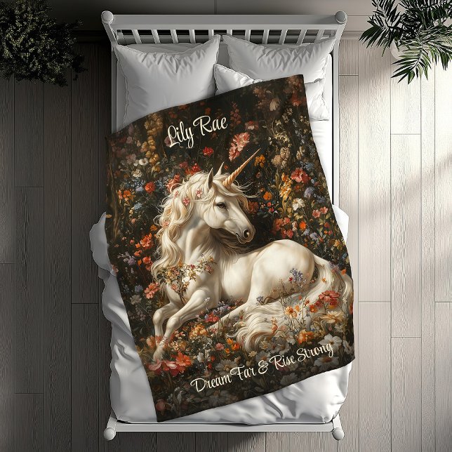 White Unicorn Blommigt Fantasy Mysigt Sleeping Hor Fleecefilt (Skapare uppladdad)
