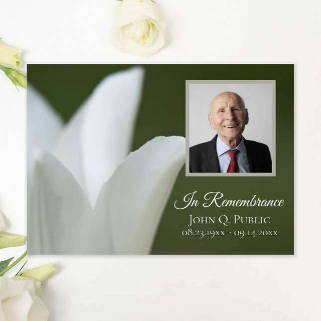 White Vår Tulip om Grönten Dödsårsdagen Inbjudningar (Skapare uppladdad)