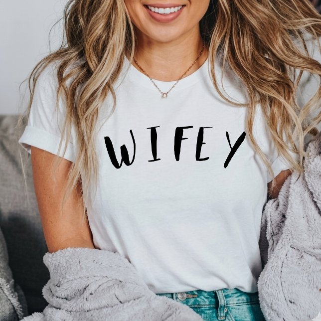 white wifey modern script T-Shirt (Skapare uppladdad)
