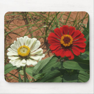 White Zinnia och Red Zinnia Mousepad Musmatta