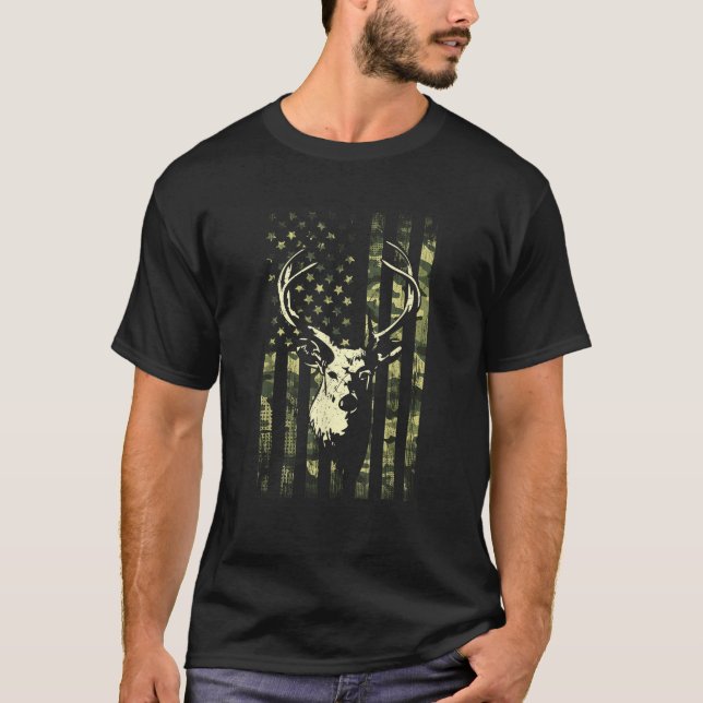 Whitetail Buck Hjort Hunting American Flagga Camou T Shirt (Framsida)