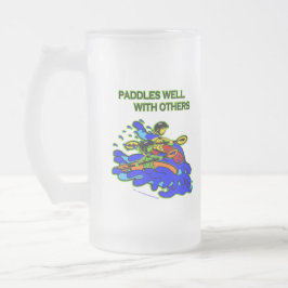 Whitewater paddlar väl med andra frostat ölglas