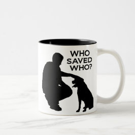 Who saved who mug black print Två-Tonad mugg