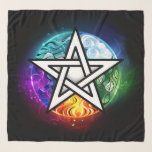 Wiccan pentagram sjal<br><div class="desc">Artiskt ritad, ljuspentagram med fem magiska inslag, vatten, jord, eld, stral, luft på svart bakgrund. Wiccan pentagram. Wicca</div>