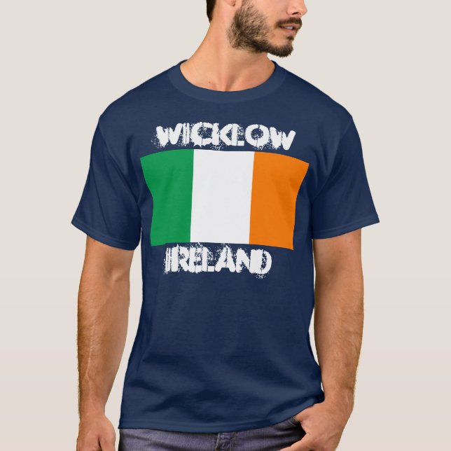 Wicklow, Irland med Irish flagga T-shirt (Framsida)