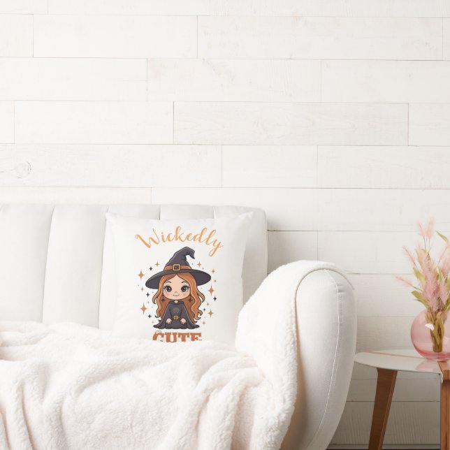 Wickly Cute Halloween Witch | Spooky Adsible Kudde (Soffa)