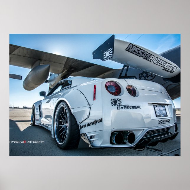 Widebody Nissan GT-R Libertypromenad R35 med flygp Poster (Framsidan)