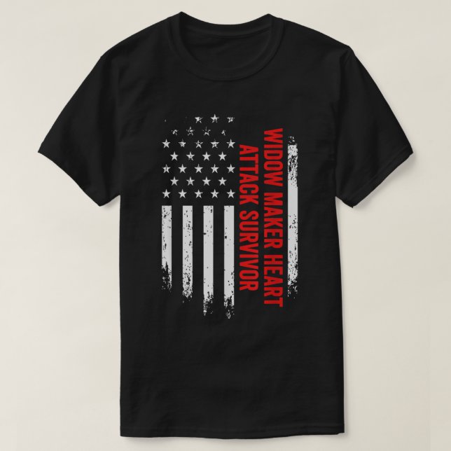Widow Maker Heart Attack Survivor American Flagga  T Shirt (Design framsida)
