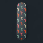 Wiener Hund älskare Mini Skateboard Bräda 18,5 Cm<br><div class="desc">Dachshund Älskare Skateboard. Färgfyllda silhuetter mönster med jackat hundar med långa halsar,  avkylning och jämn avtappning. Besök Jenns Doodle World om du vill ha ännu fler produkter med den här roligten Doxies design,  och fler hund aveln-temade gåvor.</div>