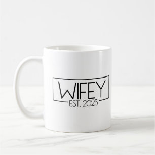 Wifey Est. 2025 Matchande par gift 2025 Wifey Kaffemugg