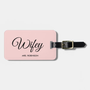 Wifey Newlyged Modern Script Anpassningsbar Monogr Bagagebricka