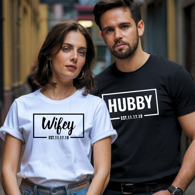 Wifey och Hubby - Bröllopsfest & Honeymoon T Shirt (Skapare uppladdad)