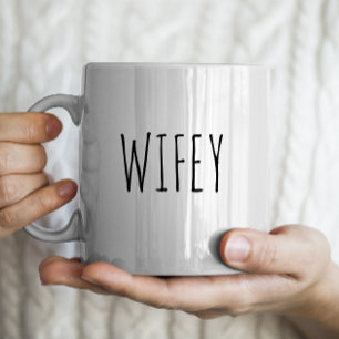 "Wifey" RAE DUNN inspirerad Kaffemugg