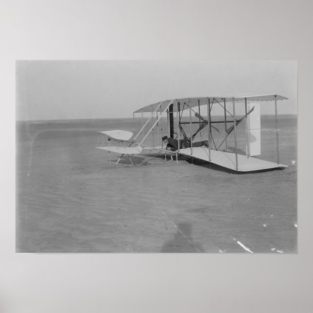 Wilbur Wright i skadat flygplan efter Poster (Framsidan)