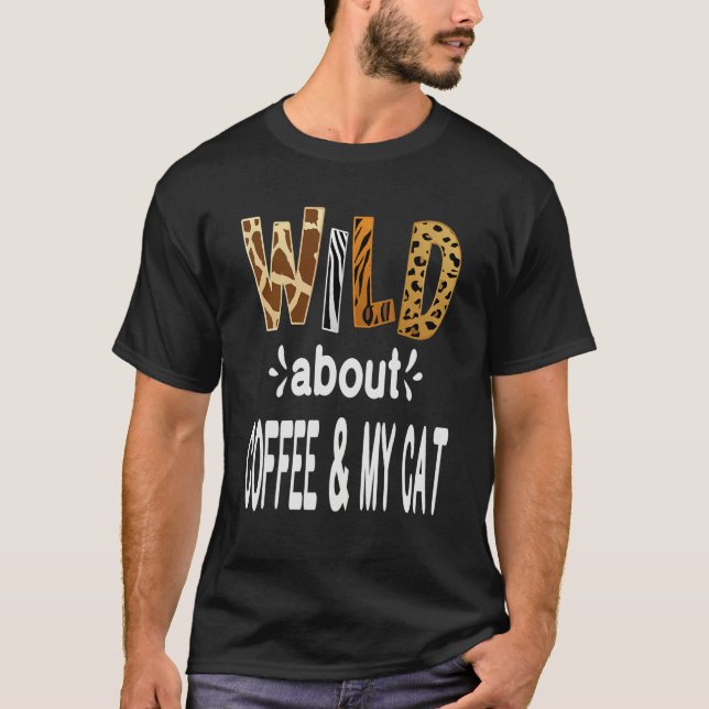 Wild About Dogs  Dog   T Shirt (Framsida)