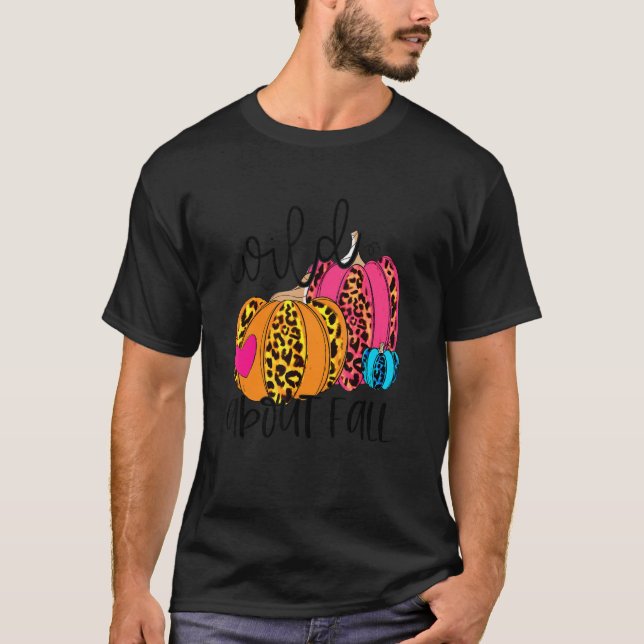 Wild About Fall Leopard Pumpkin Fall Vibes Hello F T Shirt (Framsida)