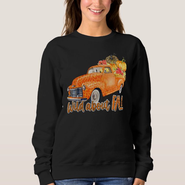 Wild About Fall Leopard Truck Pumpkins Autumn Than T Shirt (Framsida)