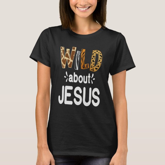 Wild About Yoga  Yoga   T Shirt (Framsida)