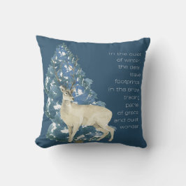 Wild Deer Footprints in Snow – Winter Nature Art Kudde