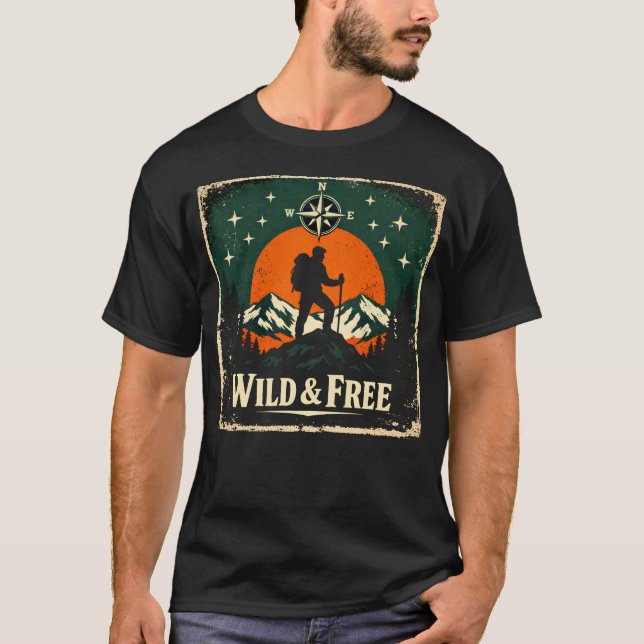 Wild & Free – Outdoor Freedom Nature Spirit Tee (Framsida)