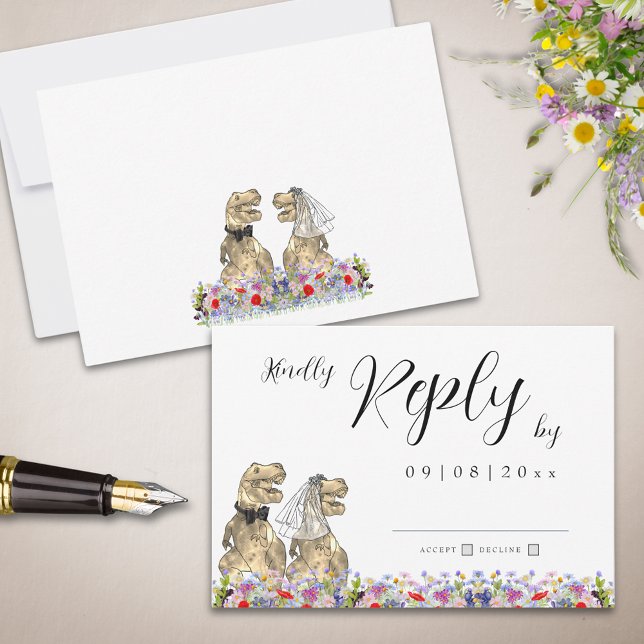 Wildblomdosaur Theme Bröllop svar (Wildflower dinosaur wedding reply enclosure card with T-Rex bride and groom watercolor florals )