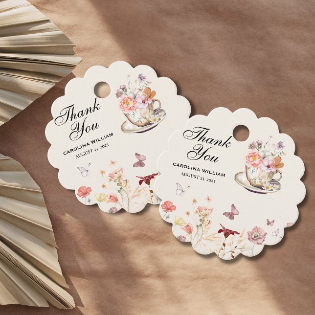 Wildblomma i baby brinner party babydusch i te gåvor etiketter (Skapare uppladdad)