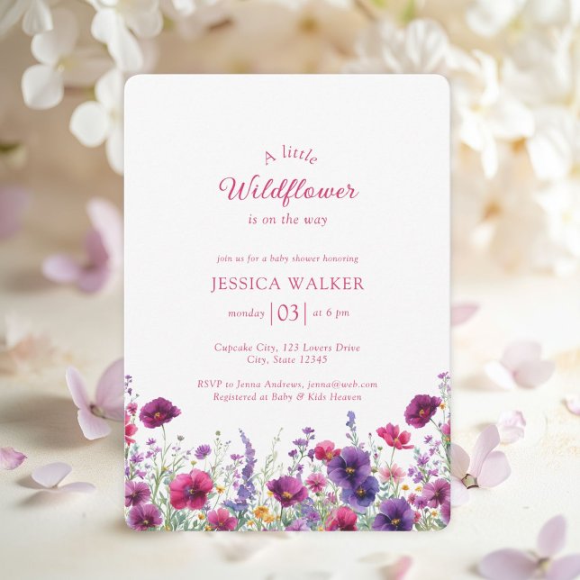 Wildblomma, Lila-Rosa-blomma babyskor Inbjudningar (Wildflower, Purple-Pink-Flower White Baby Shower Invitation. For Baby.)