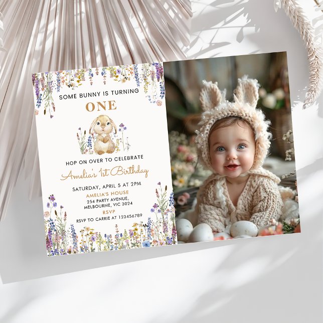 Wildblomma lite Bunny Girl Birthday Photo Inbjudningar (Skapare uppladdad)