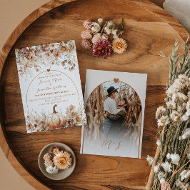 Wildblomma och Pumpkin Boho Chic Fall Wedding Inbjudningar