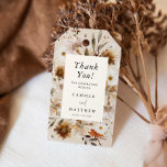 Wildblommefall Blommigt Bröllop Presentetikett<br><div class="desc">Bygg naturens skönhet med vår Boho Wildbloms favorittagg. Perfekt för den bohemiska bruden,  denna favärde,  visar blommigtar i varma hösthuvar. Idealisk för ett fallbröllop,  blandar den rustiska charmen med elegantens blommigt design. Matchande föremål i Bohemian Fall Garden Wedding Collection - Cava party design.</div>