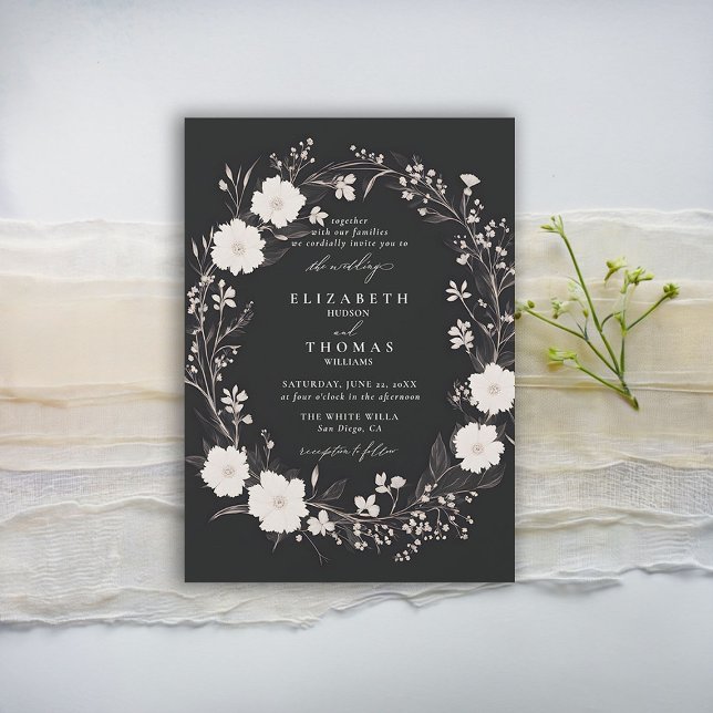 Wildblommor Black White Bold Chic Elegant bröllop Inbjudningar (wildflowers wedding invitation black and white floral wreath formal elegant modern romantic boho)