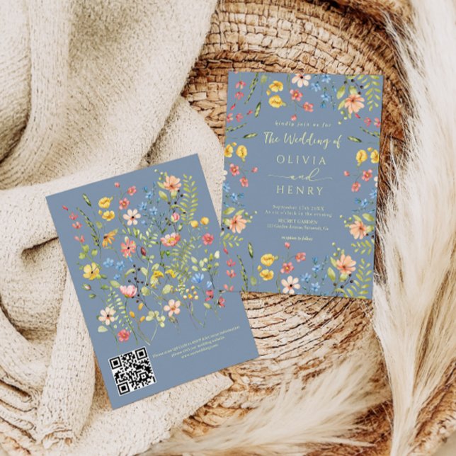 Wildblommor Modern Dusty Blue QR Code Bröllop Inbjudningar (Skapare uppladdad)