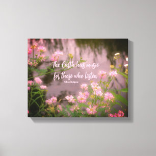 Wildblommor nära Brook Earth Inspirational Quote Canvastryck