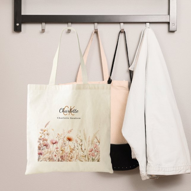 Wildblommor rosa beige monogram namn tygkasse (Skapare uppladdad)