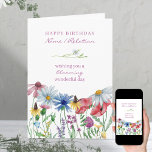 Wildblomning Blooming Wonderful Blommigt Birthday  Kort<br><div class="desc">Söt jokerfödelsedagskort som du kan anpassa in och ut. Utformningen har en blommigt gräns av blommor i färglös vild i rosa-blått och gult med en daisy-delare och en passande bukett på baksidan.</div>