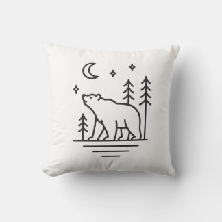 Wilderness Bear Under the Moon Decorative Pillow Kudde