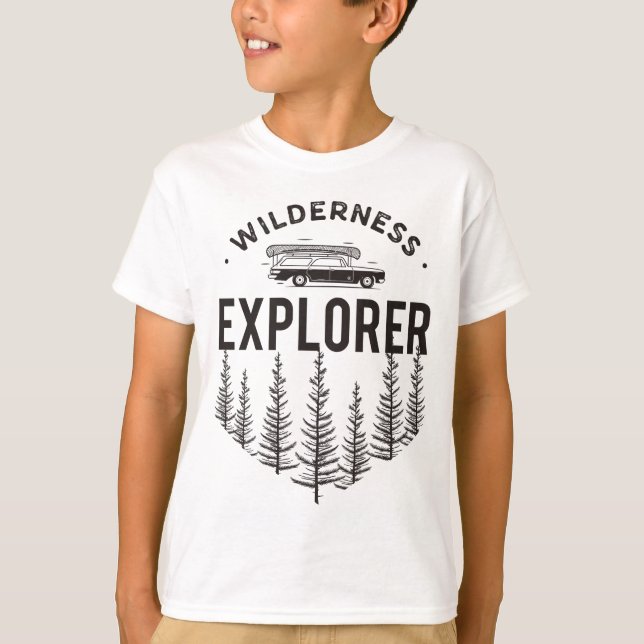 Wilderness Explorer Station Wagon Canoe Trees T Shirt (Framsida)
