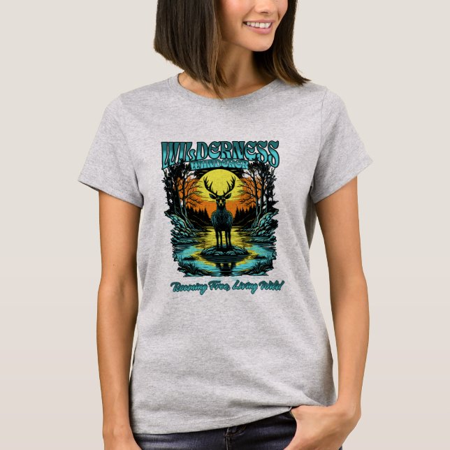 Wilderness Wanderer-Hjorten i skogen T Shirt (Framsida)