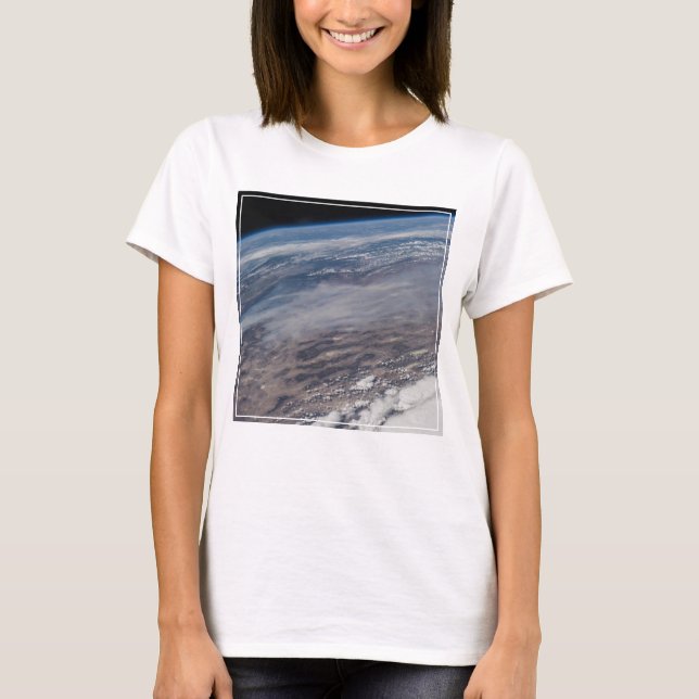 Wildfire runt Yosemite National Park. T Shirt (Framsida)