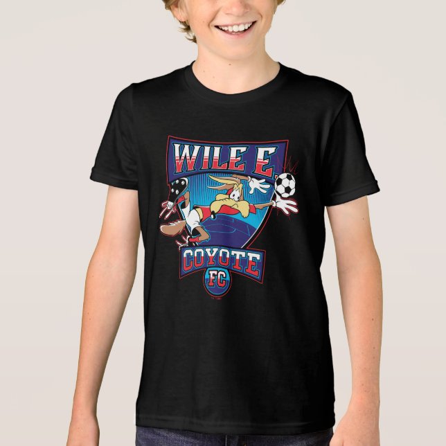 WILE E. COYOTE™ Fotbollsklubb emblem T Shirt (Framsida)