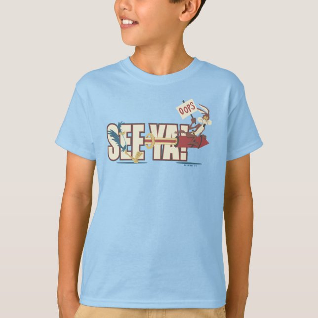 WILE E. COYOTE™ Rocketing Past ROAD SPRINGER™ T Shirt (Framsida)